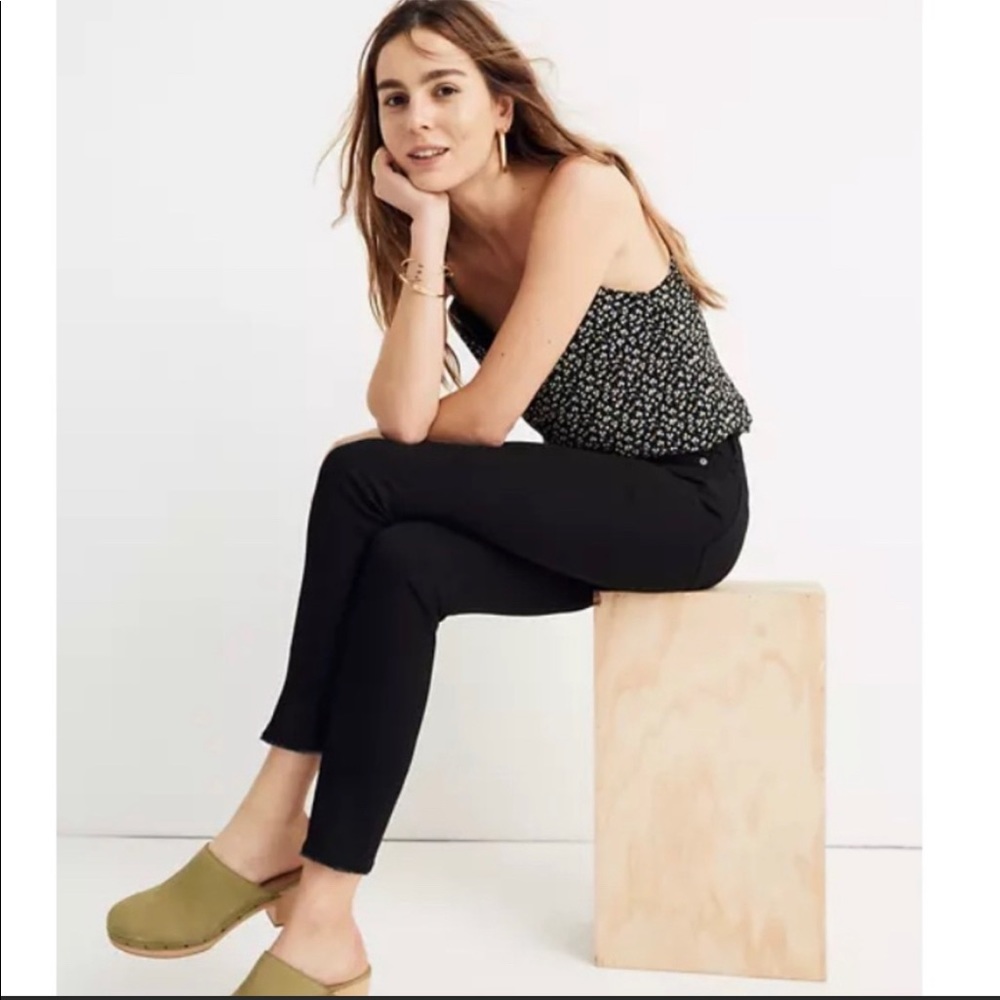 Madewell 9” High Rise Skinny Crop in Black